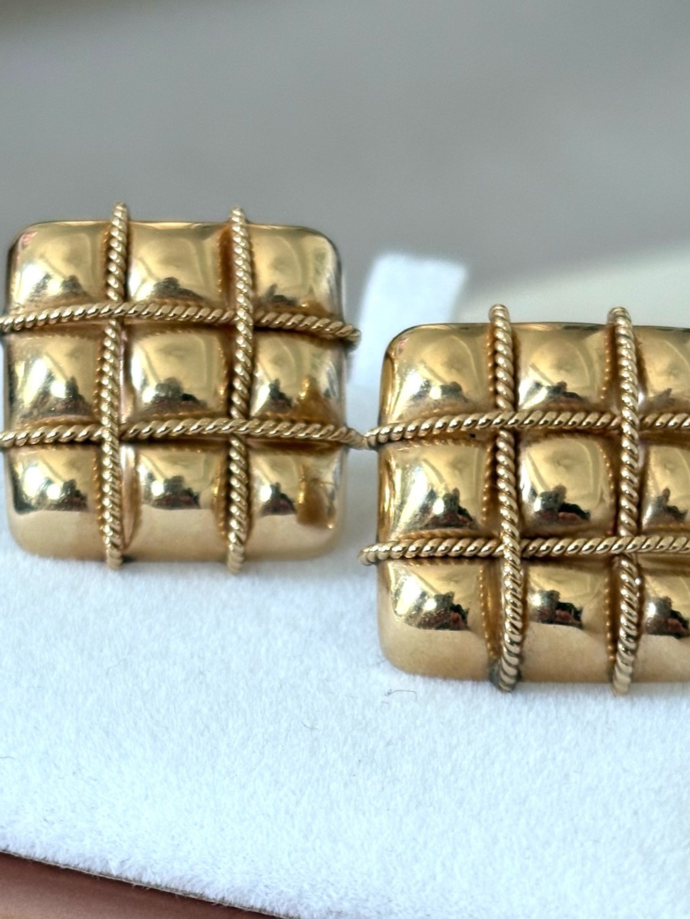 14K GOLD Grid-Pattern Statement Pierced Earrings Stunning !